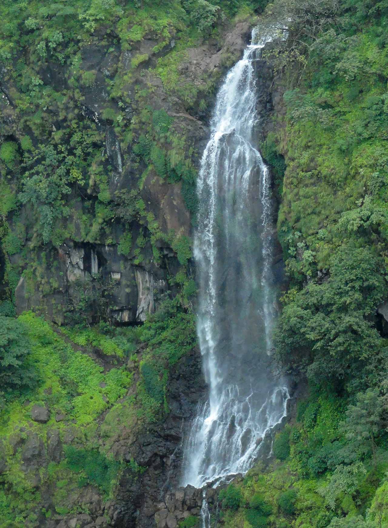 Toshegar Waterfall