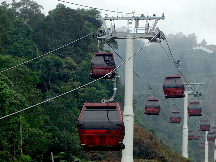 Cable Car Ride to First World Plaza