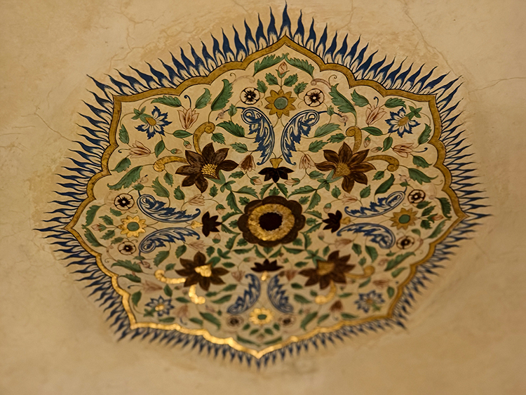 Ceiling gold painting
