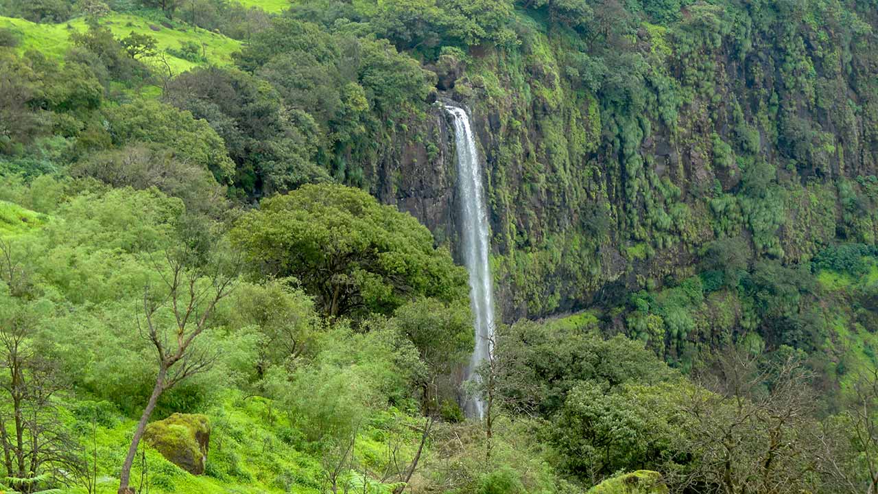 Kas Vajrai Waterfall
