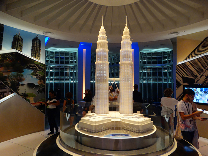 Model of twin towers on 86th floor