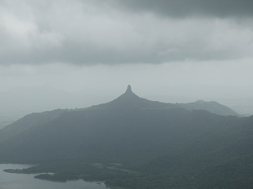Bracket shaped hill
