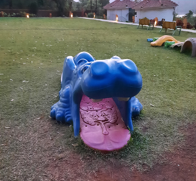 Statue of a frog