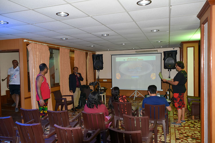 Karaoke singing
