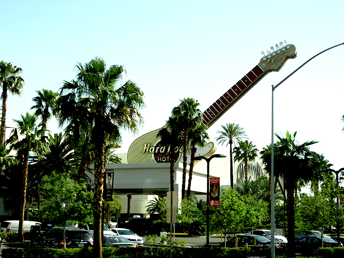 Hotel Hard Rock on the way