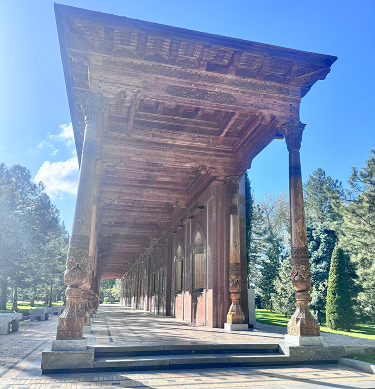 Square of Memory and Honour