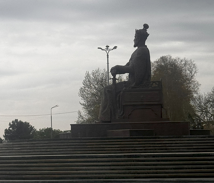 Amir Temur Statue